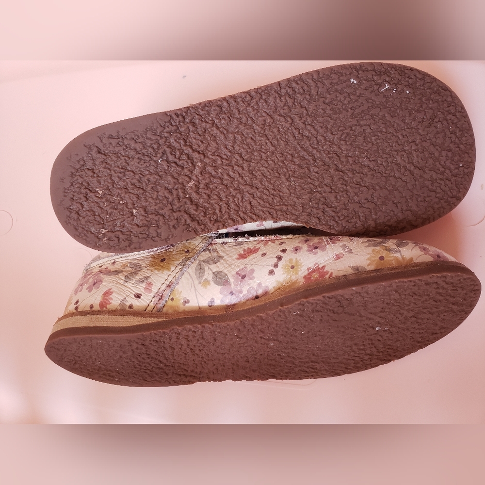 T-straps - Picture 6 of 10